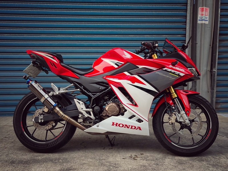 HONDA CBR150R - 中古/二手車出售中 歹徒全段排氣管（合格標章） 行車記錄器 無摔車無事故 小資族二手重機買賣 | 小資族二手重機買賣