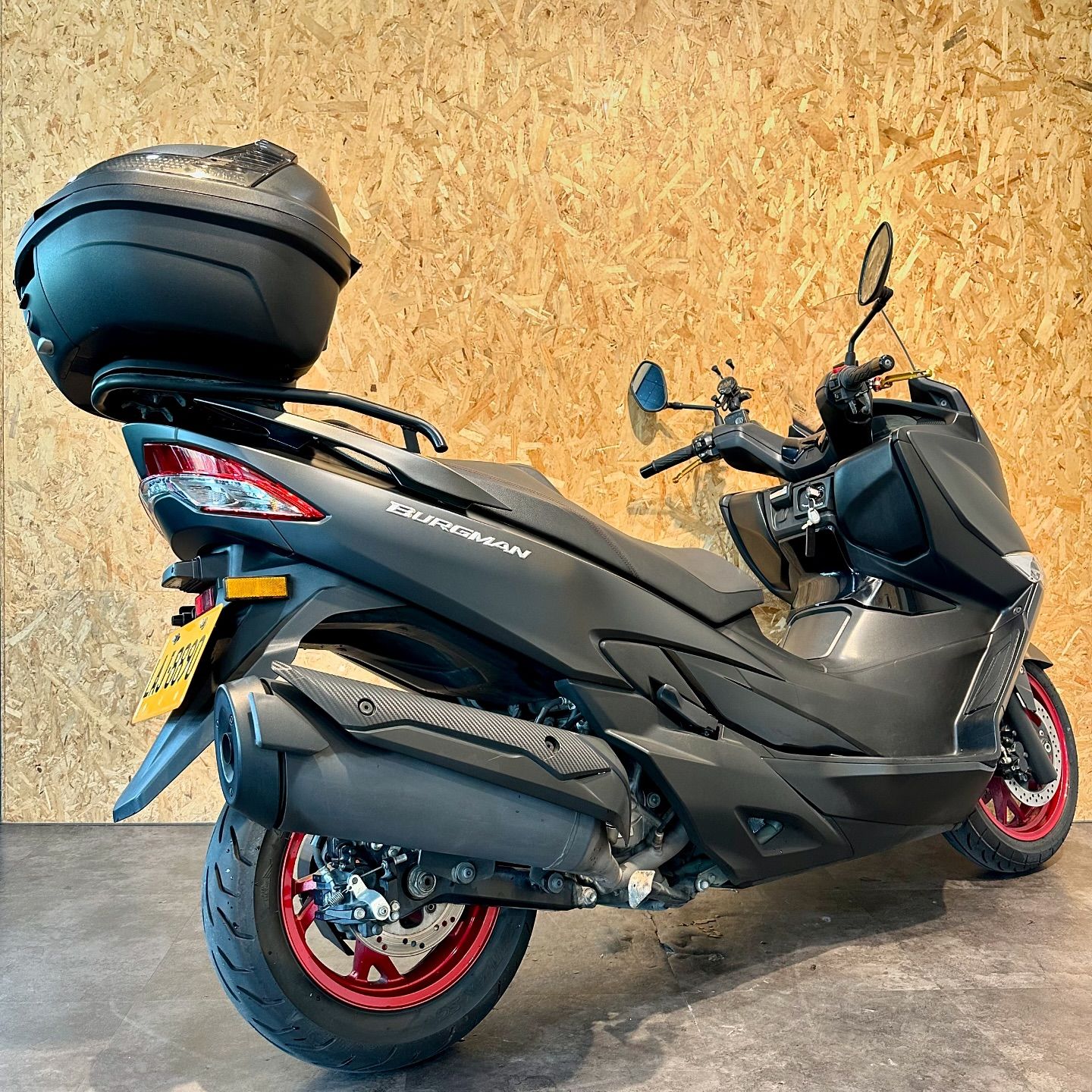 SUZUKI Burgman 400 (SKYWAVE400) - 中古/二手車出售中 2018 SUZUKI BURGMAN AN400 【漢堡400】台鈴車 | 個人自售