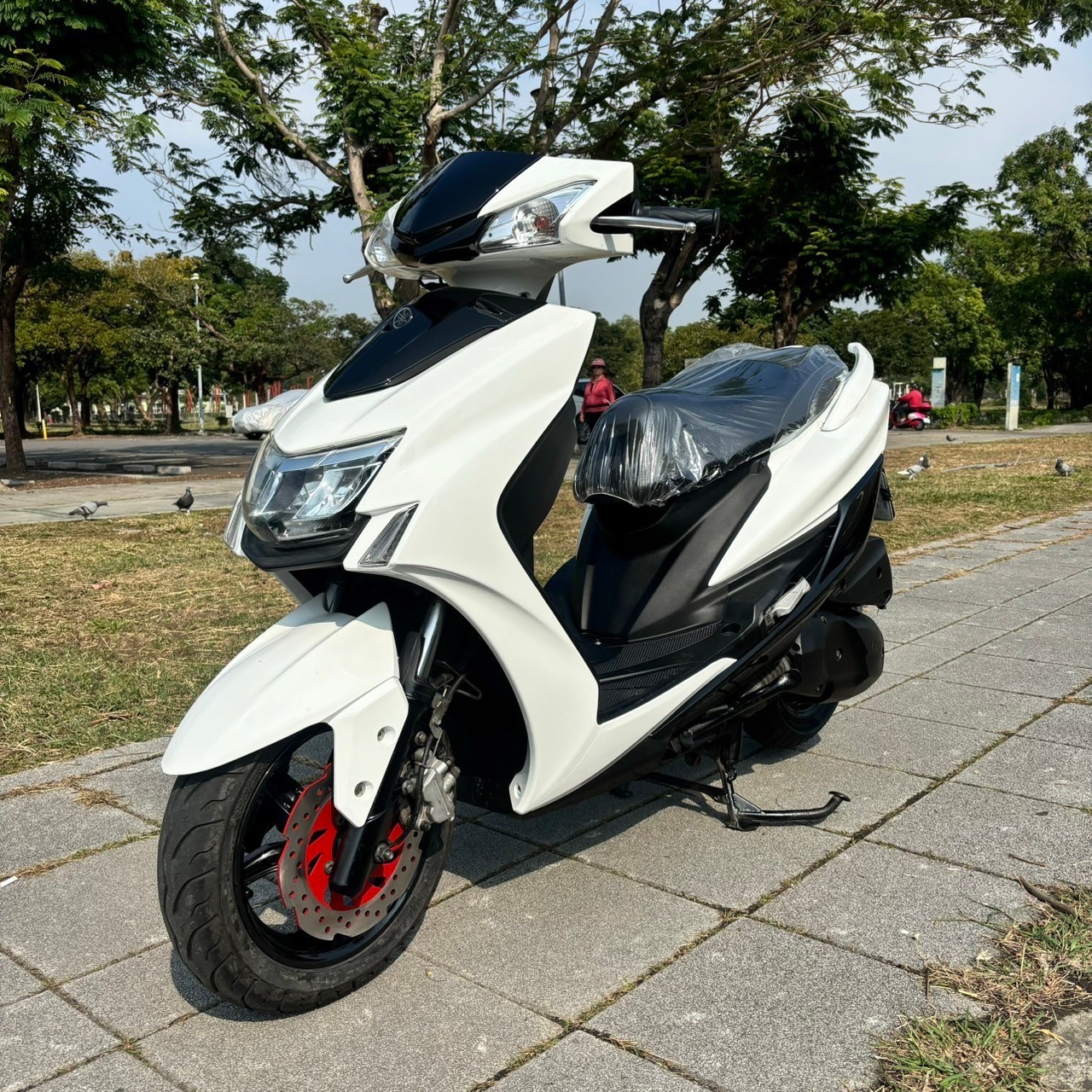 山葉 勁戰 125 - 中古/二手車出售中 《高雄二手機車》2019 山葉 勁戰五代 125 #0520 #可試車/二手機車/流行車款/現況特惠快速交車 | 貳輪嶼二手機車行-高雄店/中古重機收購/gogoro買賣推薦/線上估價立刻加Line:@motor888 （台南、屏東也有到府收購）