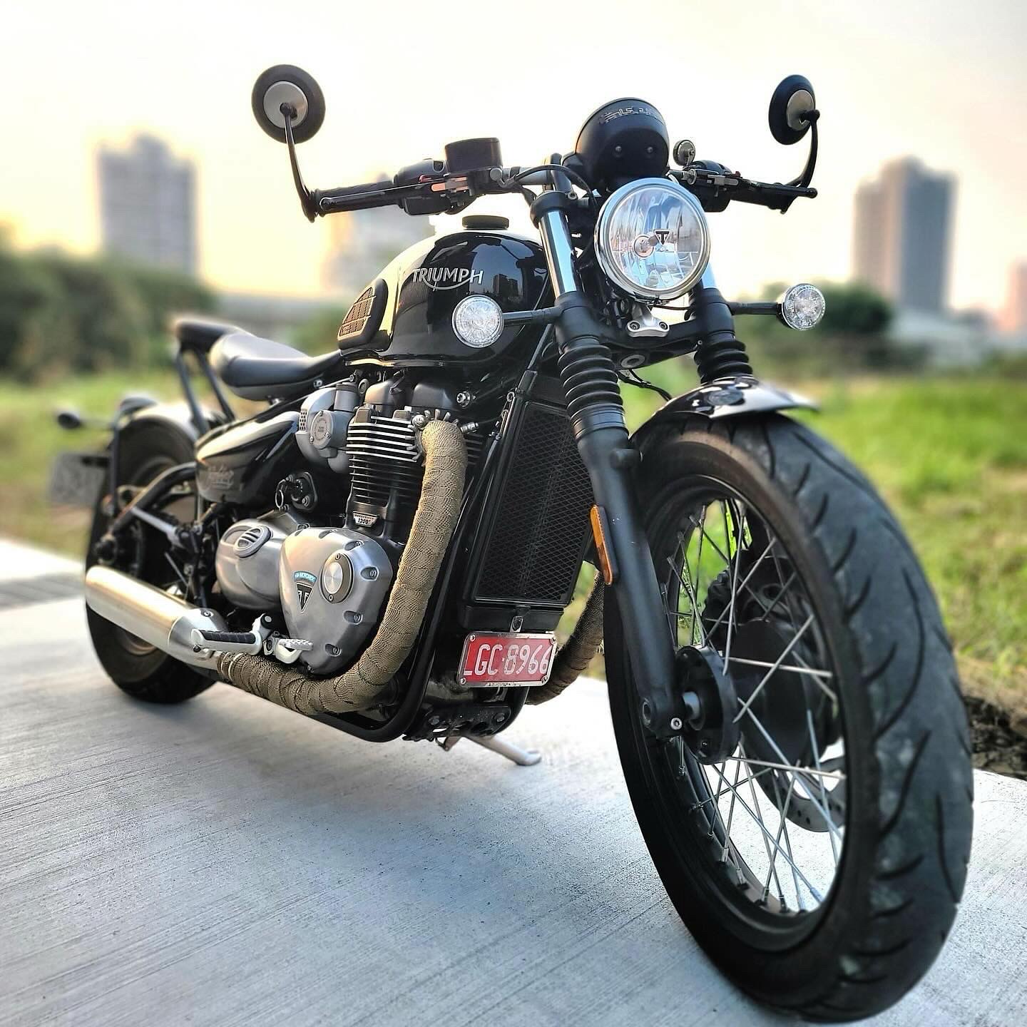 【個人自售】TRIUMPH BONNEVILLE BOBBER - 「Webike-摩托車市」