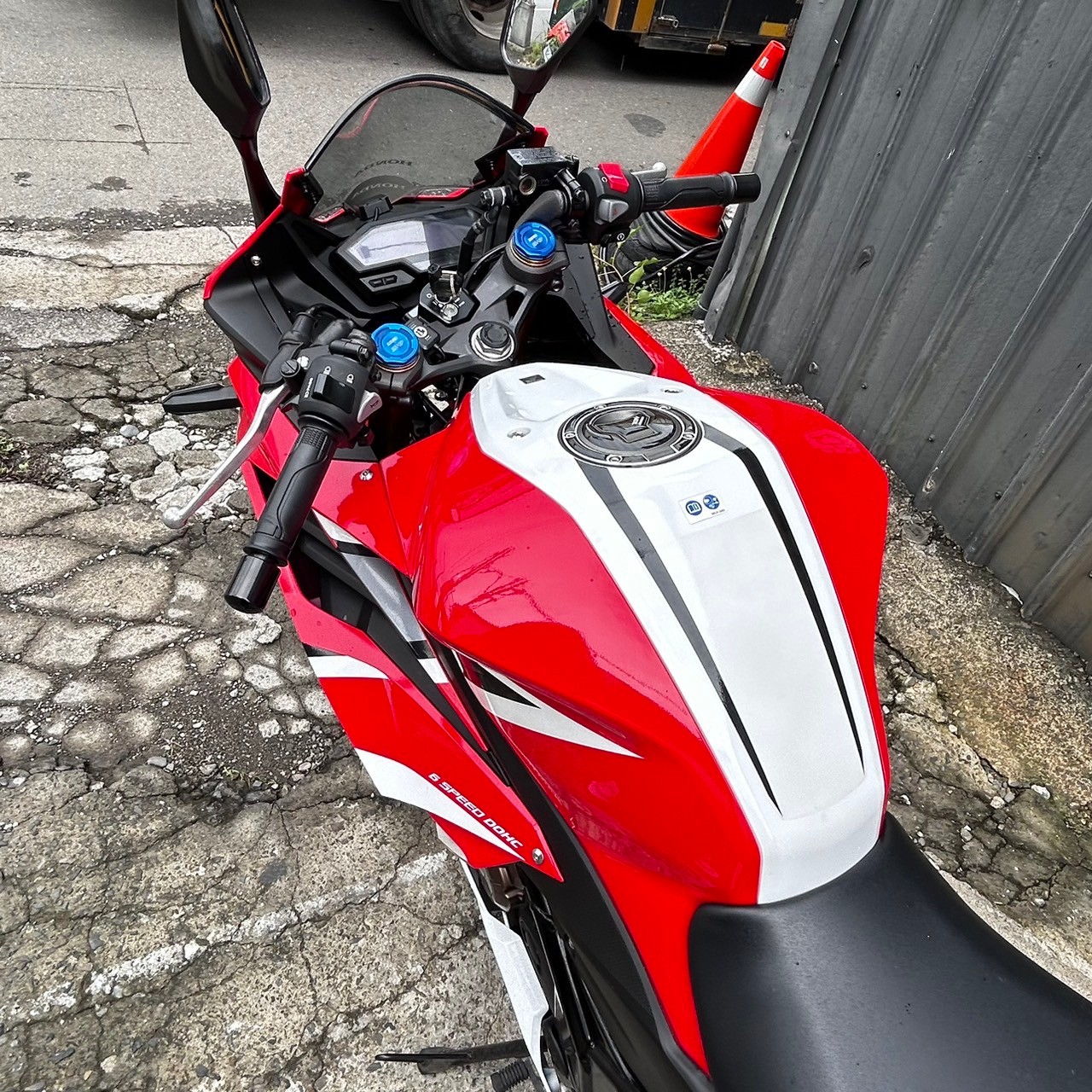 HONDA CBR150R - 中古/二手車出售中 售 美車一台 CBR150R 仿賽 白牌仿賽 | 飛翔國際