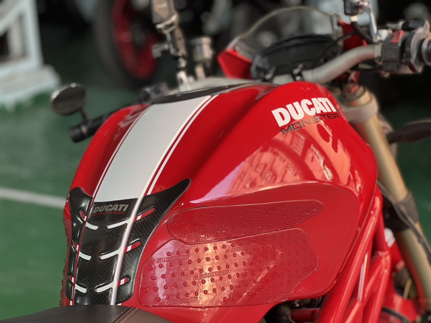 DUCATI MONSTER1100 - 中古/二手車出售中 Ducati Monster 1100 evo 可分期 可換車 歡迎詢問 line:@q0984380388 | 個人自售