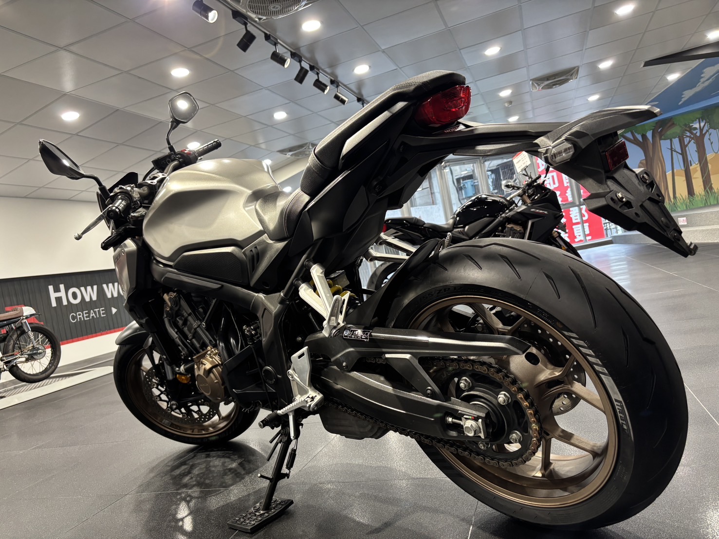 HONDA CB650R - 中古/二手車出售中 CB650R 出廠年份：2019 領牌年份：2019.03 行駛里程：9398公里 車輛所在：新北市中和區 | 個人自售