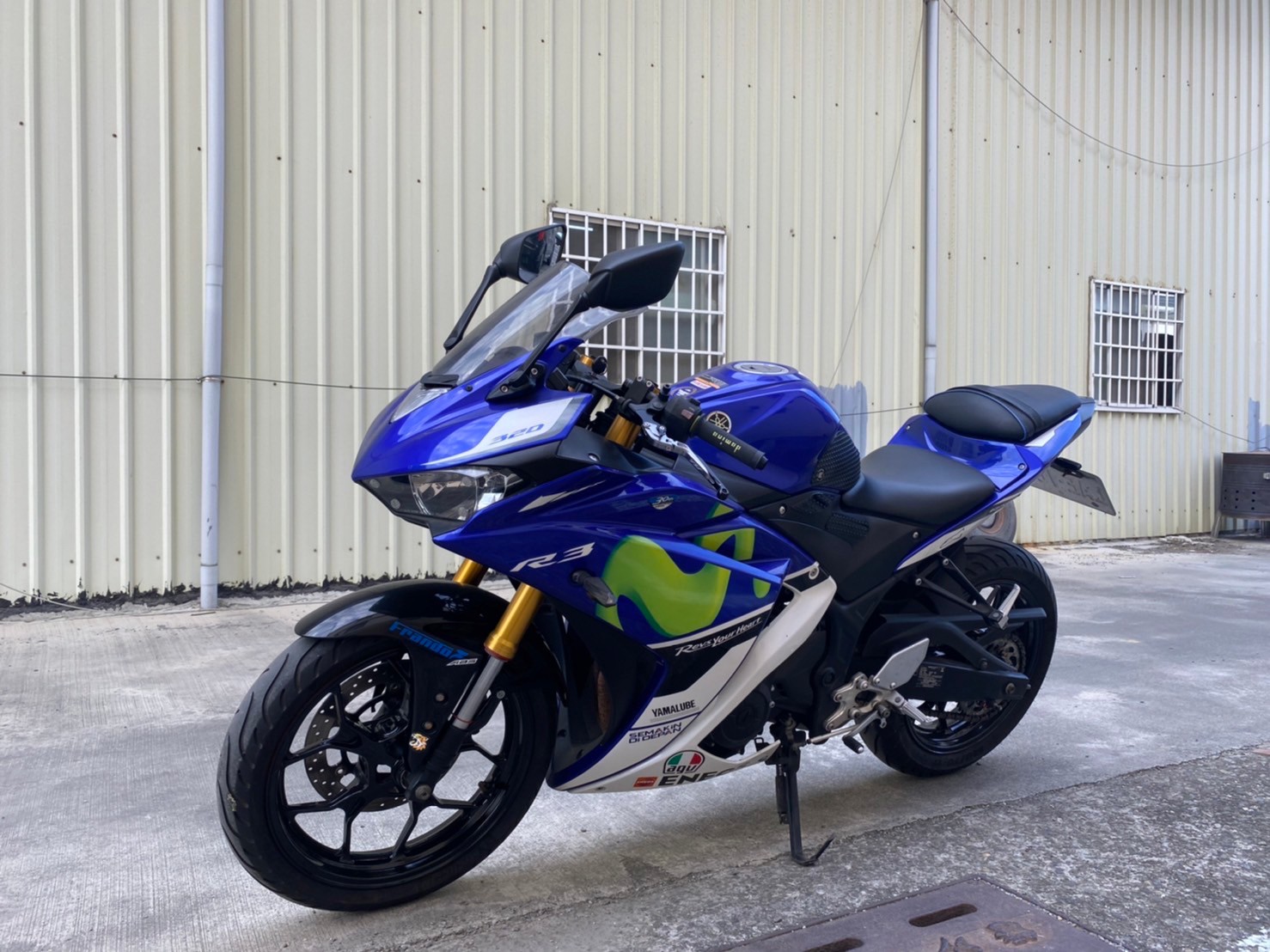 YAMAHA YZF-R3 - 中古/二手車出售中 二手檔車中古車配合全額.超額.學生貸款強力過件白牌黃牌紅牌仿賽街車大型重機滿18即可辦理 | 恆欣車行