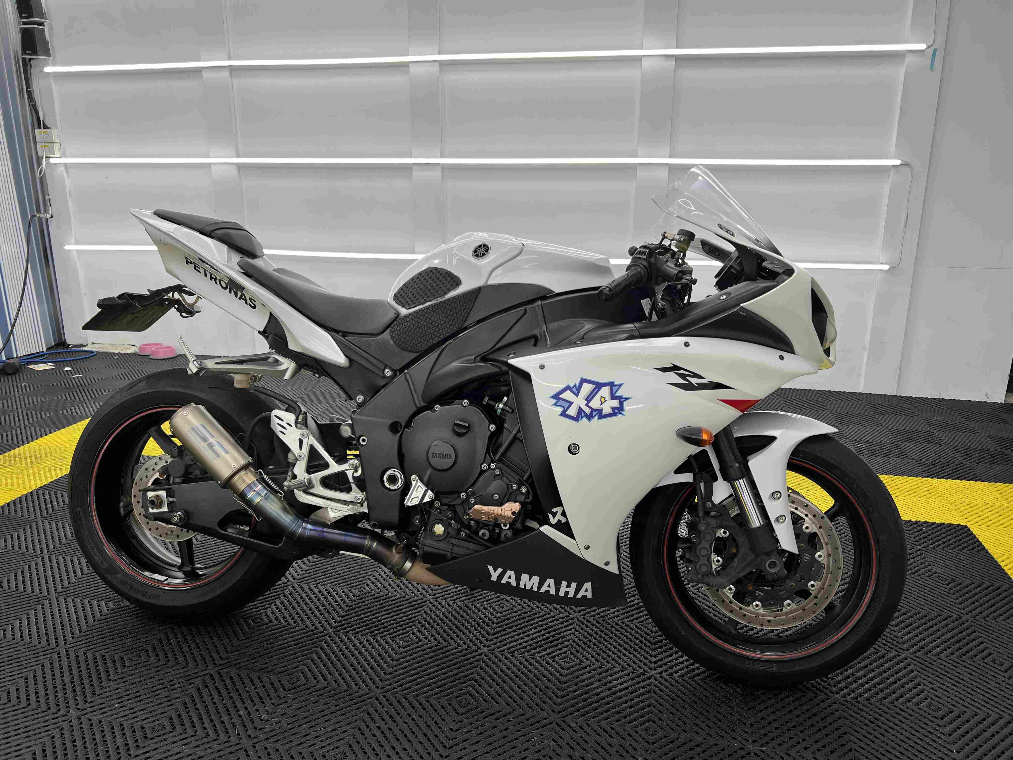 【個人自售】YAMAHA YZF-R1 - 「Webike-摩托車市」 2011 Yamaha R1