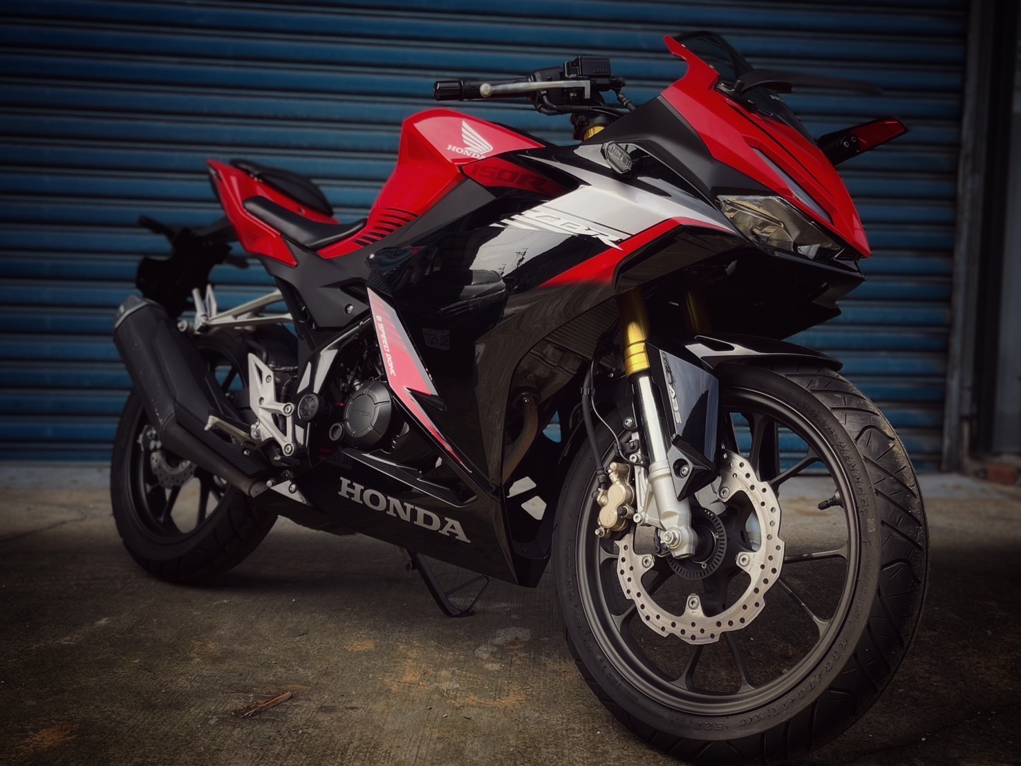 【小資族二手重機買賣】HONDA CBR150R - 「Webike-摩托車市」 CBR150R 紅色系 基本改裝 月繳只要3288 小資族二手重機買賣