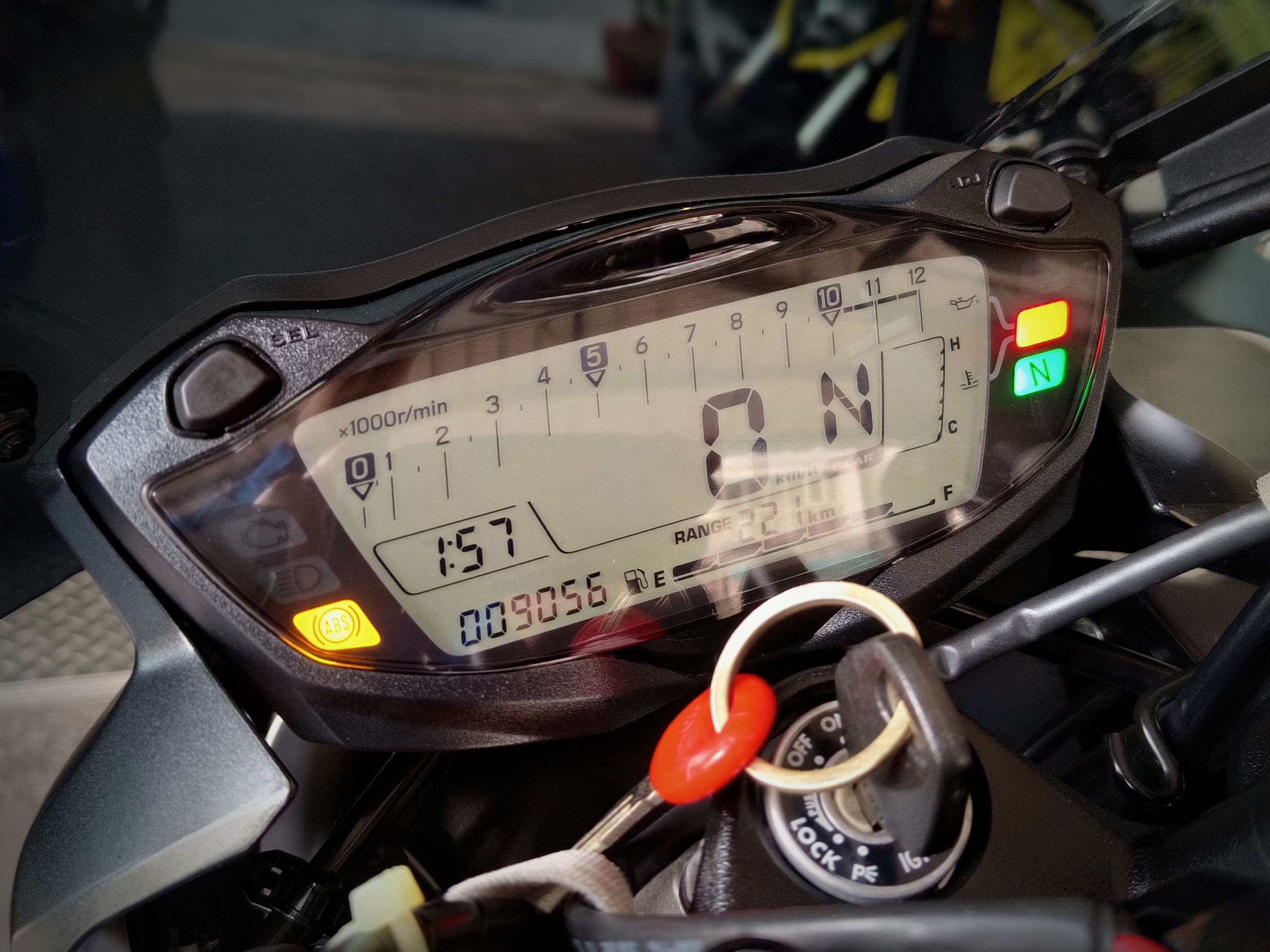 SUZUKI SV650 - 中古/二手車出售中 SV650 ABS 總代理，原漆如新只跑9060km | 成蘆進口摩托車