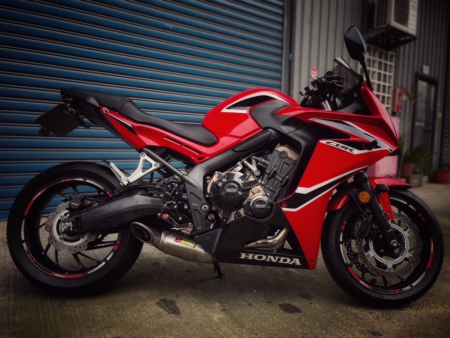 HONDA CBR650F - 中古/二手車出售中 CBR650F 單孔蠍 Matris防甩頭 進檔快排 眾多改裝 小資族二手重機買賣 | 小資族二手重機買賣