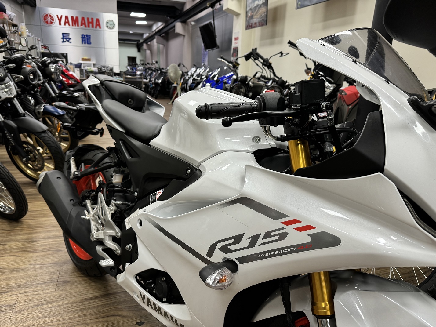 YAMAHA R15 V4新車出售中 【新竹長龍車業】YAMAHA 2024 R15 V4  | 新竹長龍車業行