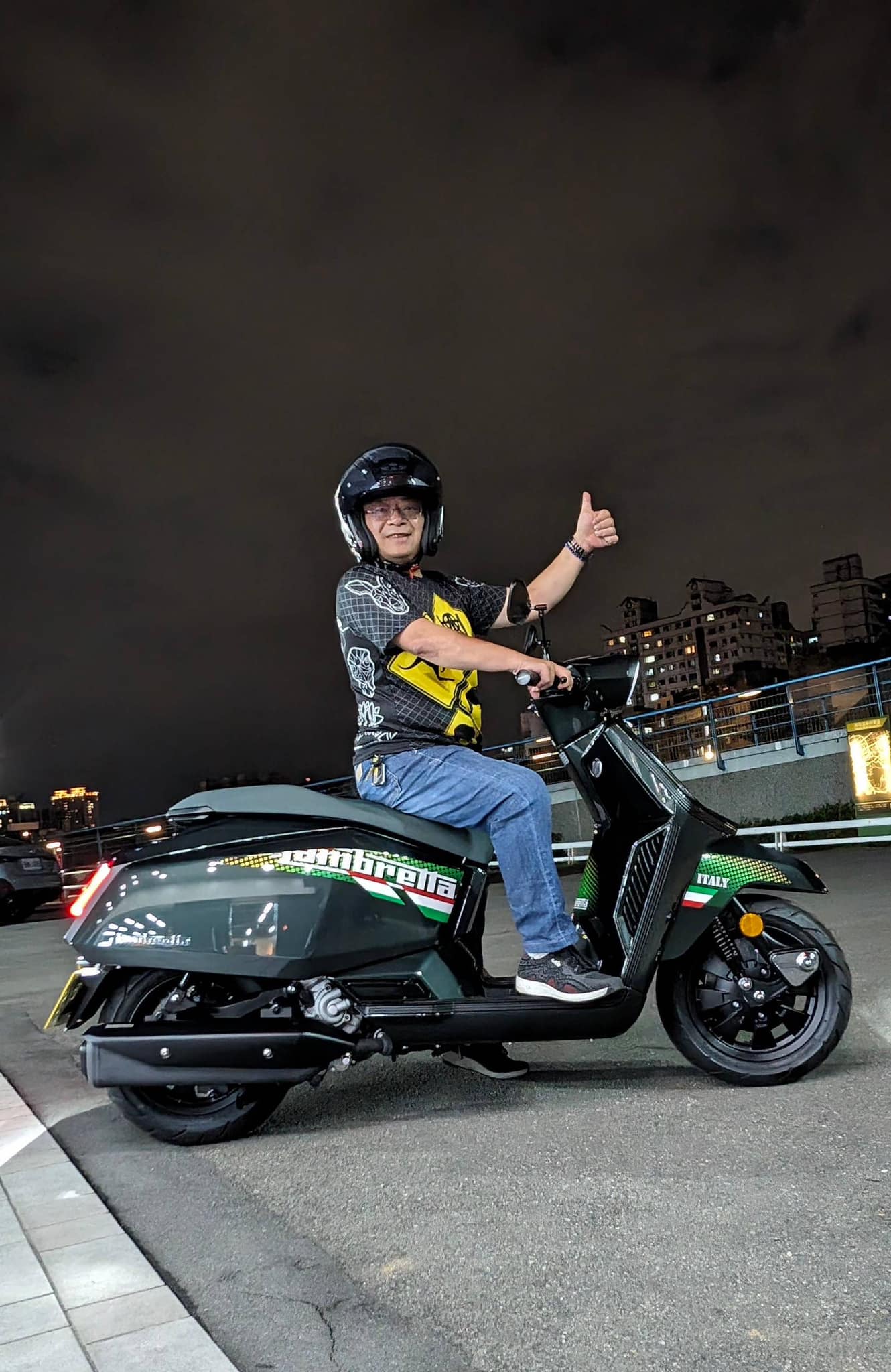 Lambretta  X300新車出售中 《 康妮賀交車 》恭喜亮哥 首部蘭美達交車 Lambretta X300 時尚有氣質 好輕鬆～好好騎～好好看 | 敏傑車業資深銷售專員 康妮 Connie