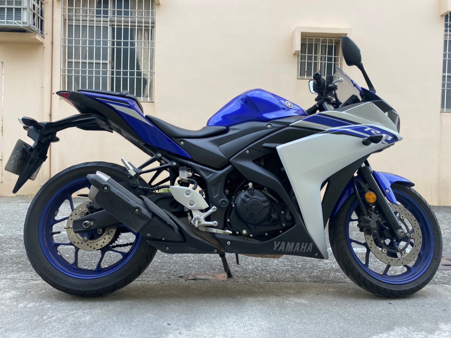 YAMAHA YZF-R3 - 中古/二手車出售中 二手檔車中古車配合全額.超額.學生貸款強力過件白牌黃牌紅牌仿賽街車大型重機滿18即可辦理 | 恆欣車行