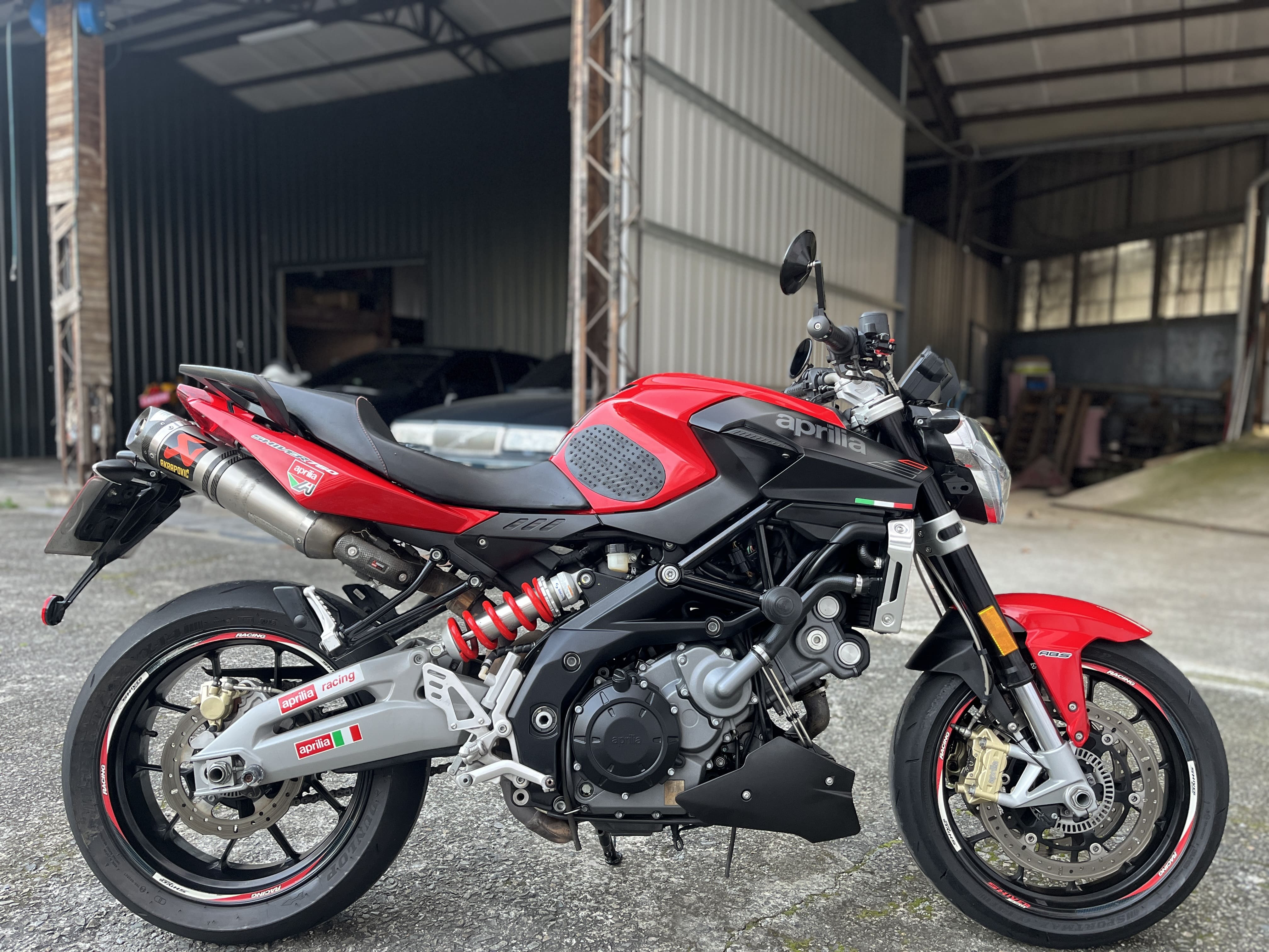 APRILIA SL750 Shiver - 中古/二手車出售中 2016年 APRILIA SHIVER750/0元交車/分期貸款/車換車/線上賞車/到府交車 | 翊帆國際重車