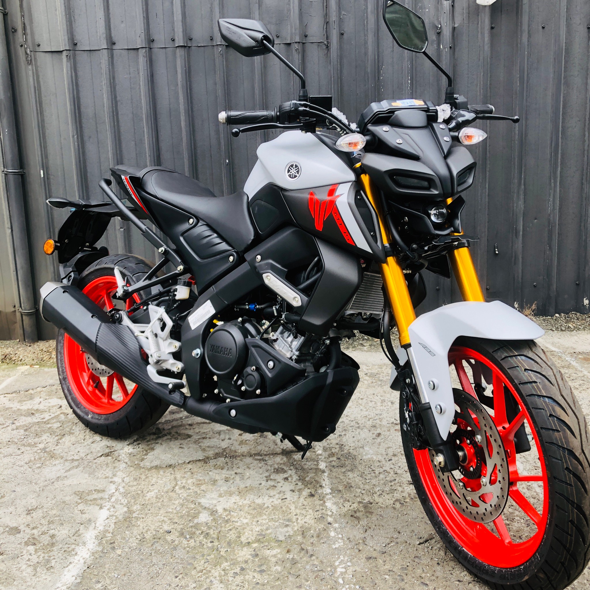 YAMAHA MT-15新車出售中 售 新車 MT15 MT15V2 淺灰色 倒叉+ABS 全新車 未領牌 2022 貿易車 | 飛翔國際