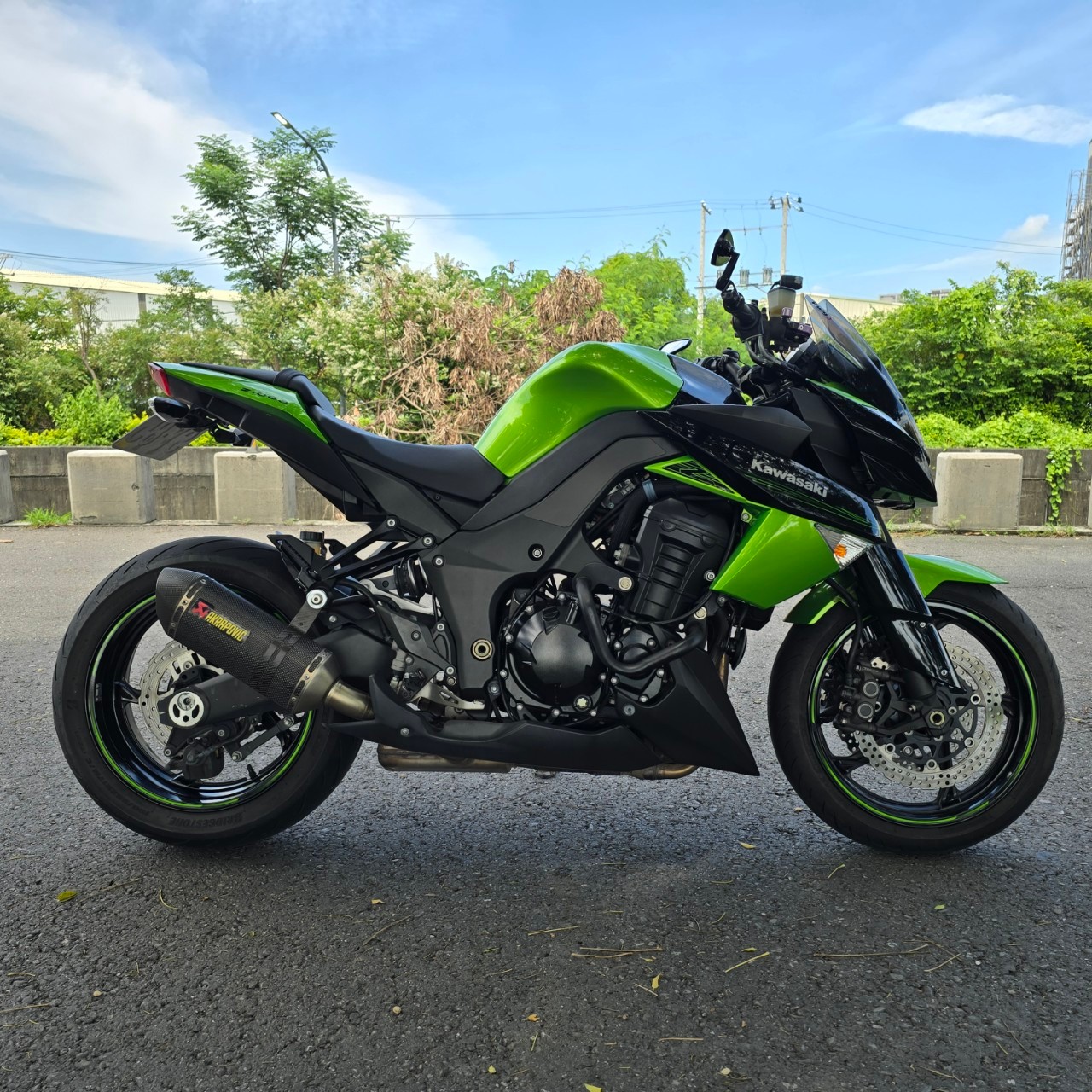 KAWASAKI Z1000 - 中古/二手車出售中 2011 KAWASAKI Z1000 3代 川崎 Z1000 紅牌重機 公升級 可全額貸 可車換車 | 飛翔國際