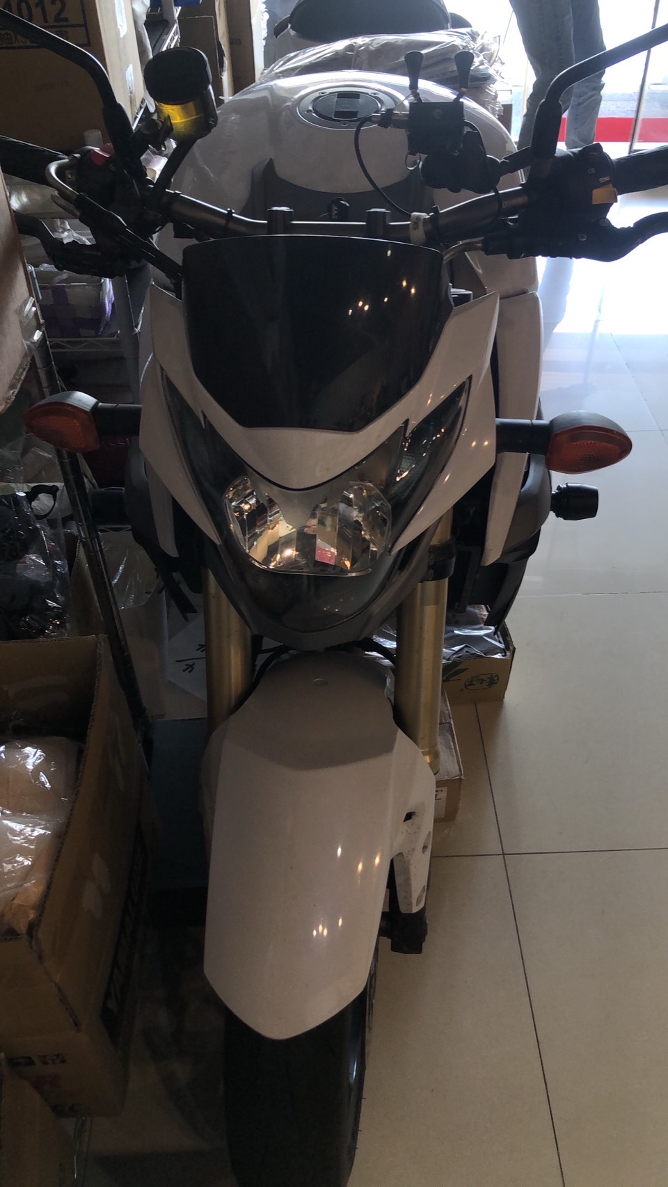 【個人自售】SUZUKI GSR750 - 「Webike-摩托車市」 Suzuki 2016 GSR750 白 無倒無摔