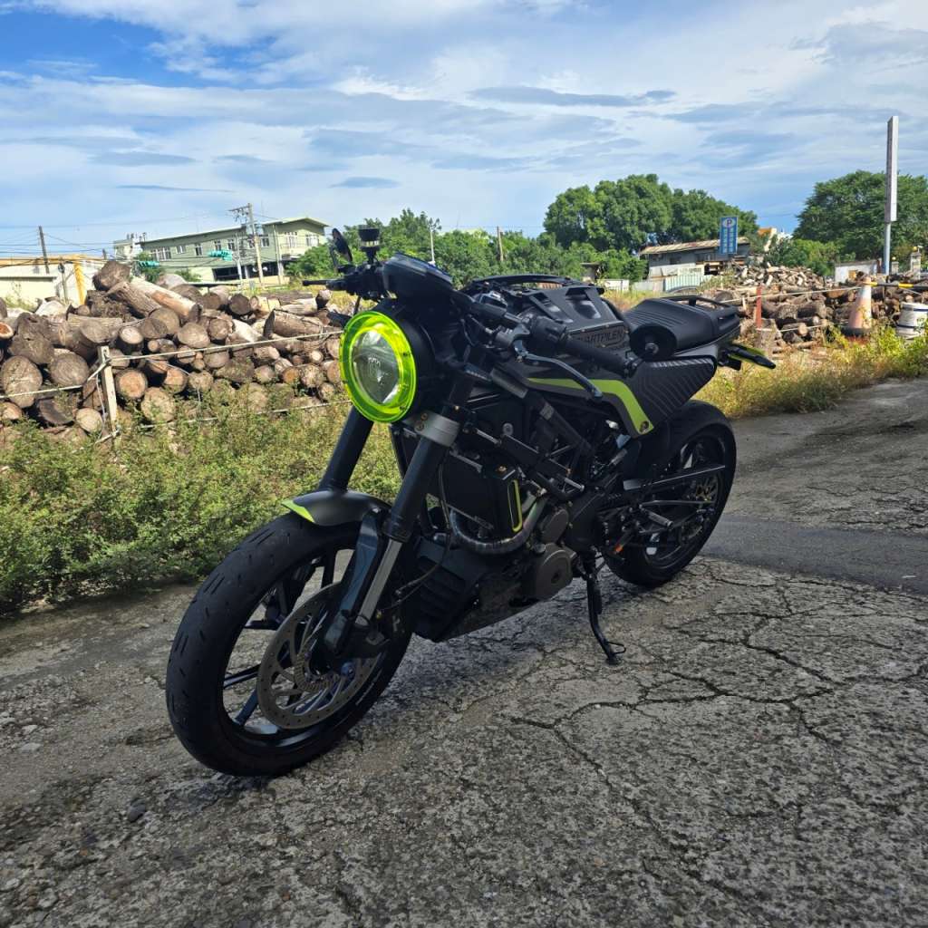 HUSQVARNA VITPILEN 401 - 中古/二手車出售中 2018年 Husqvarna 海絲瓜 白箭401 | T.M二輪重機