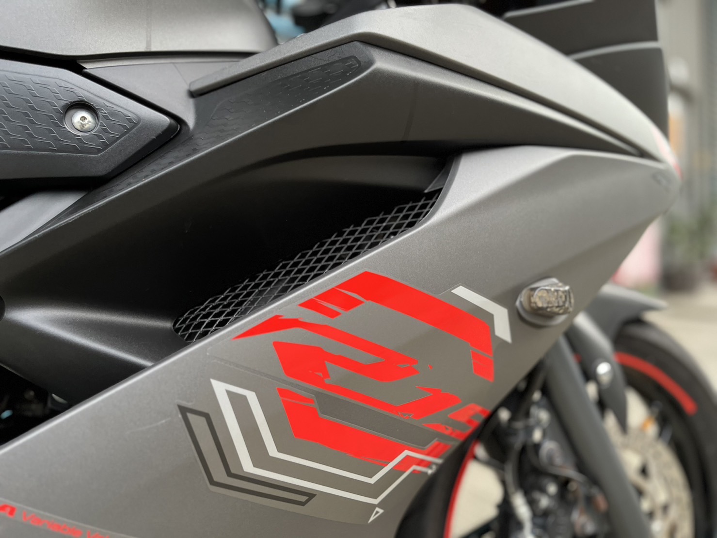 YAMAHA YZF-R15 - 中古/二手車出售中 全段鈦吉村管 超多改裝 小資族二手重機買賣 | 小資族二手重機買賣