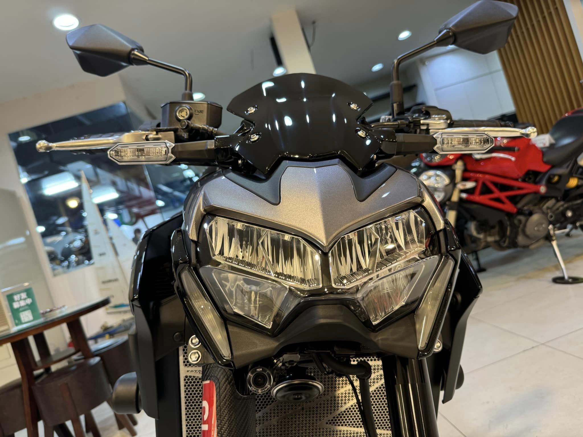 KAWASAKI Z900新車出售中 《 康妮賀交車 》恭喜劉帥哥！決定讓康妮幫您圓夢想 Kawasaki Z900 滿足您對四缸的喜愛 | 敏傑車業資深銷售專員 康妮 Connie