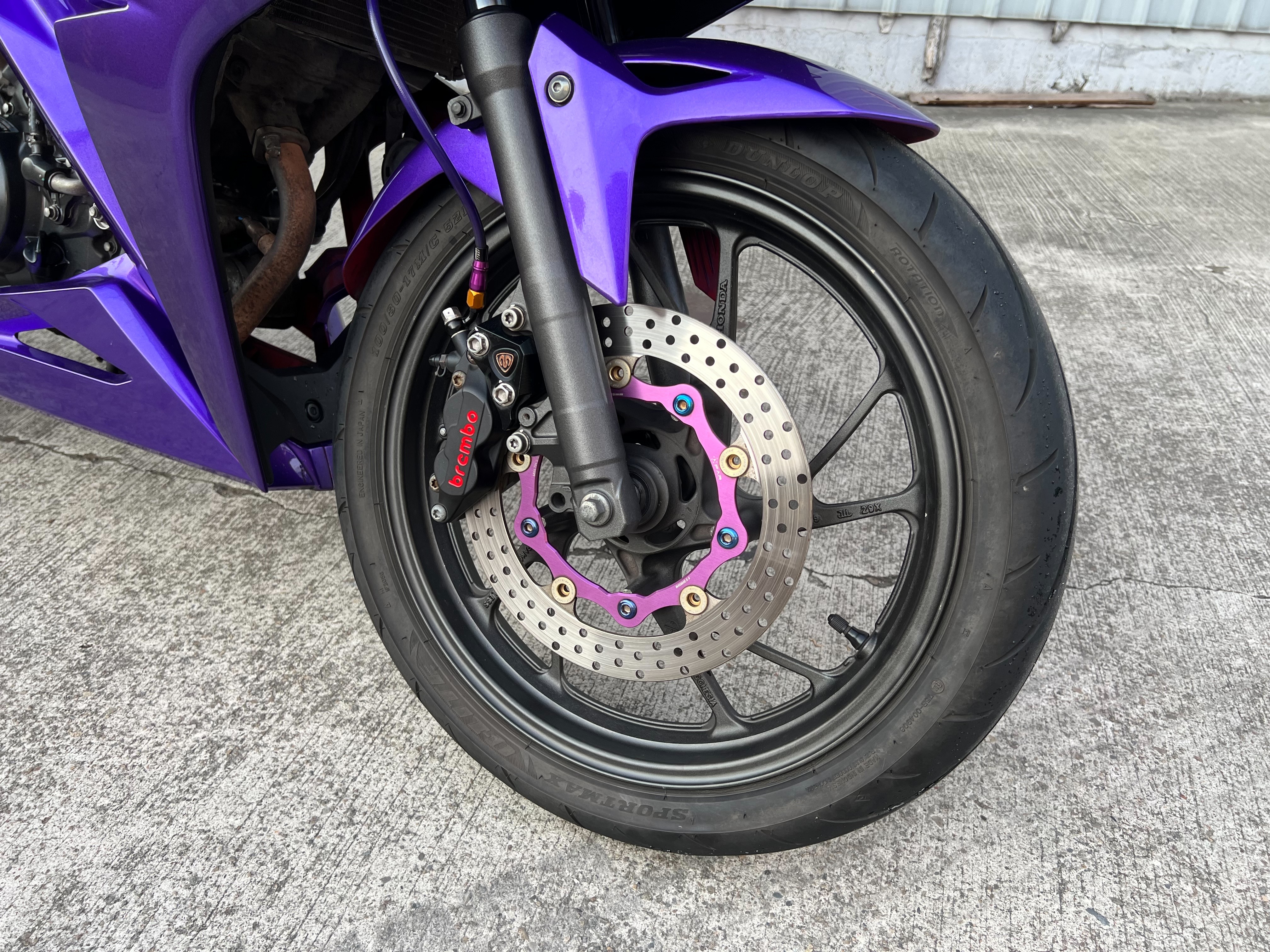 HONDA CBR150R - 中古/二手車出售中 2018年 CBR150R 碳蠍管、客製化烤漆、Brembo卡鉗、W!ZH腳踏後移 多樣改裝 阿宏大型重機買賣 | 阿宏大型重機買賣