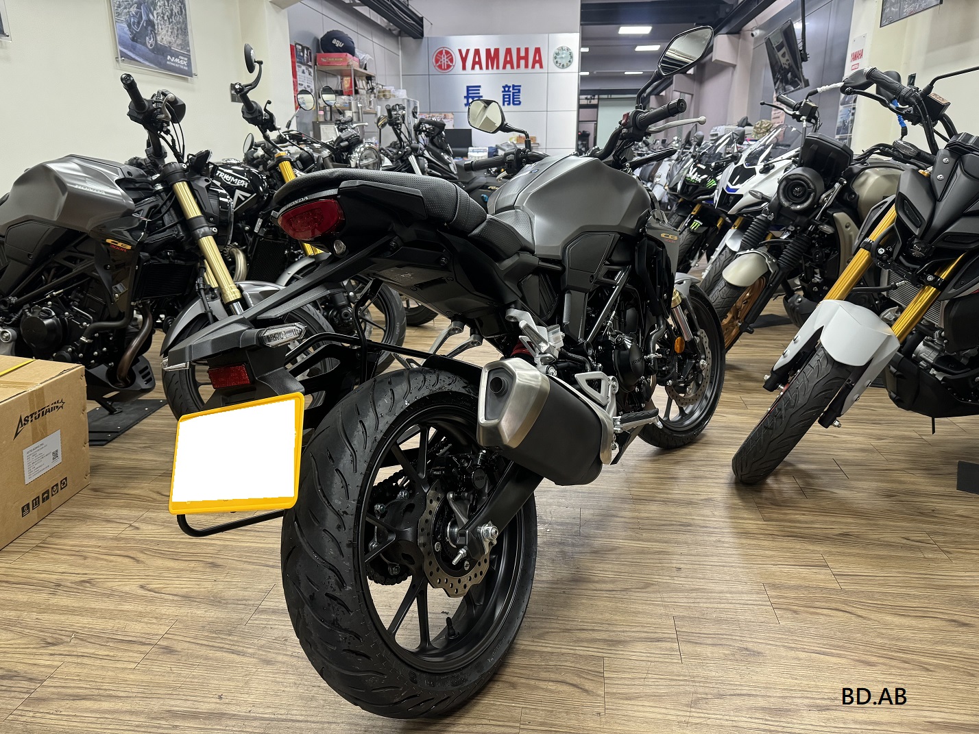 HONDA CB300R - 中古/二手車出售中 【新竹長龍車業】HONDA 本田 2024 CB300R 全新 領牌落地車 | 新竹長龍車業行