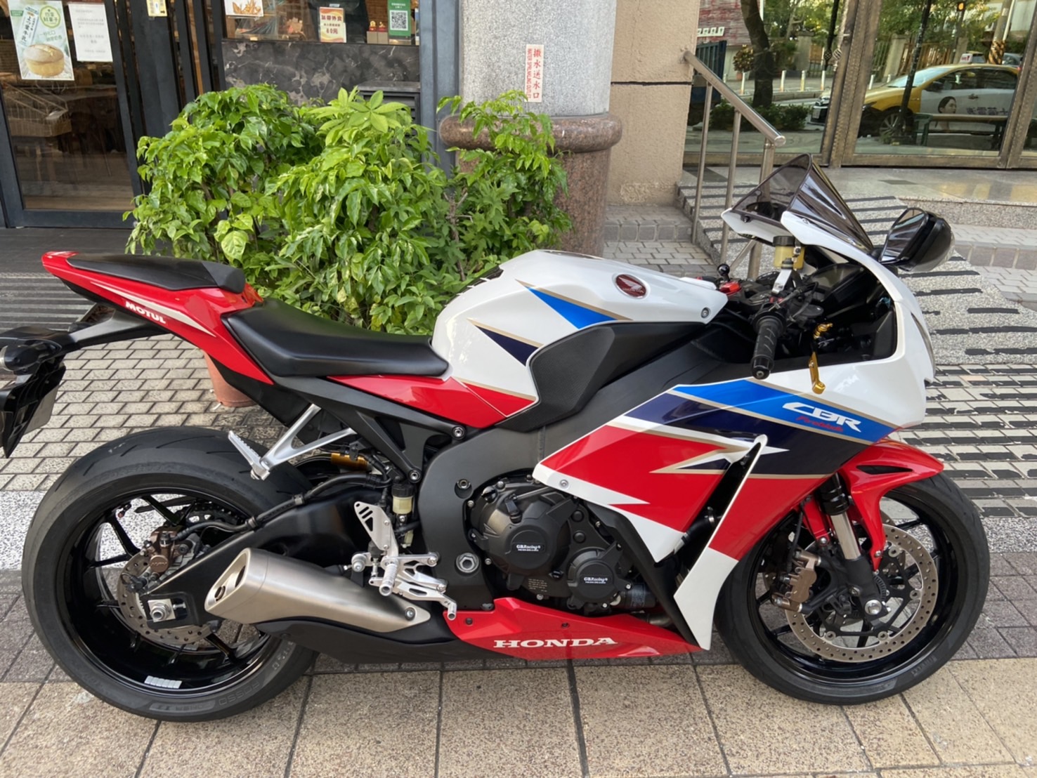 【立帆國際重機代銷中心】HONDA CBR1000RR Fire Blade - 「Webike-摩托車市」 低里程美車實跑5千公里.ABS版市場少有美車.全額銀貸