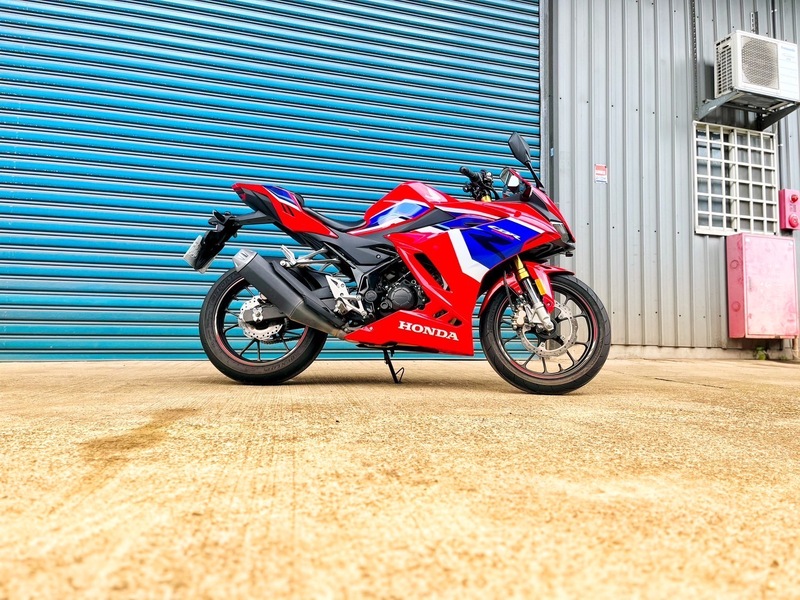 HONDA CBR150R - 中古/二手車出售中 市場缺車 基本改裝 小資族二手重機買賣 | 小資族二手重機買賣