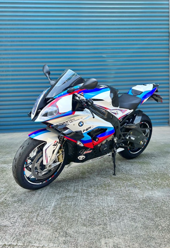 BMW S1000RR - 中古/二手車出售中 2015年 S1000RR 雷雕蠍中尾段、碳纖維排氣管吊架、電腦改ABS&TCS、已插上紅鑰匙四個模式、Lightech中階腳踏後移 超多改裝 | 阿宏大型重機買賣