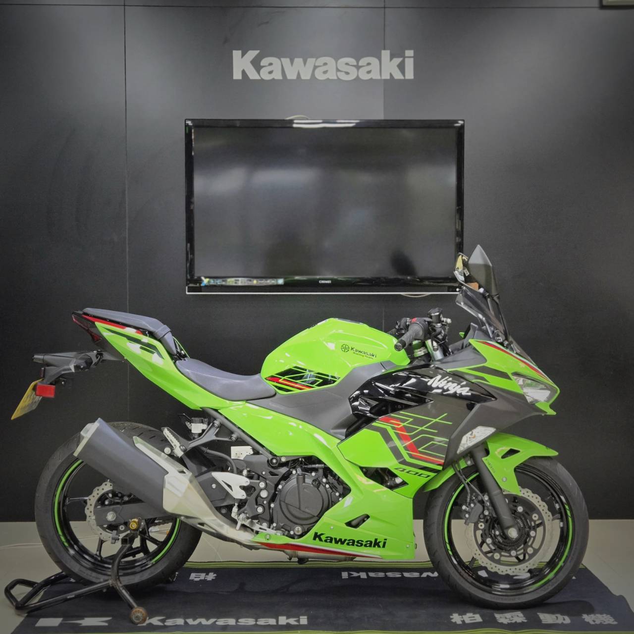 【個人自售】KAWASAKI NINJA400 - 「Webike-摩托車市」 Kawasaki Ninja400 ABS 2023 KRT萊姆綠 歡迎來店賞車 保證車況無倒無摔 里程履約保證無調錶