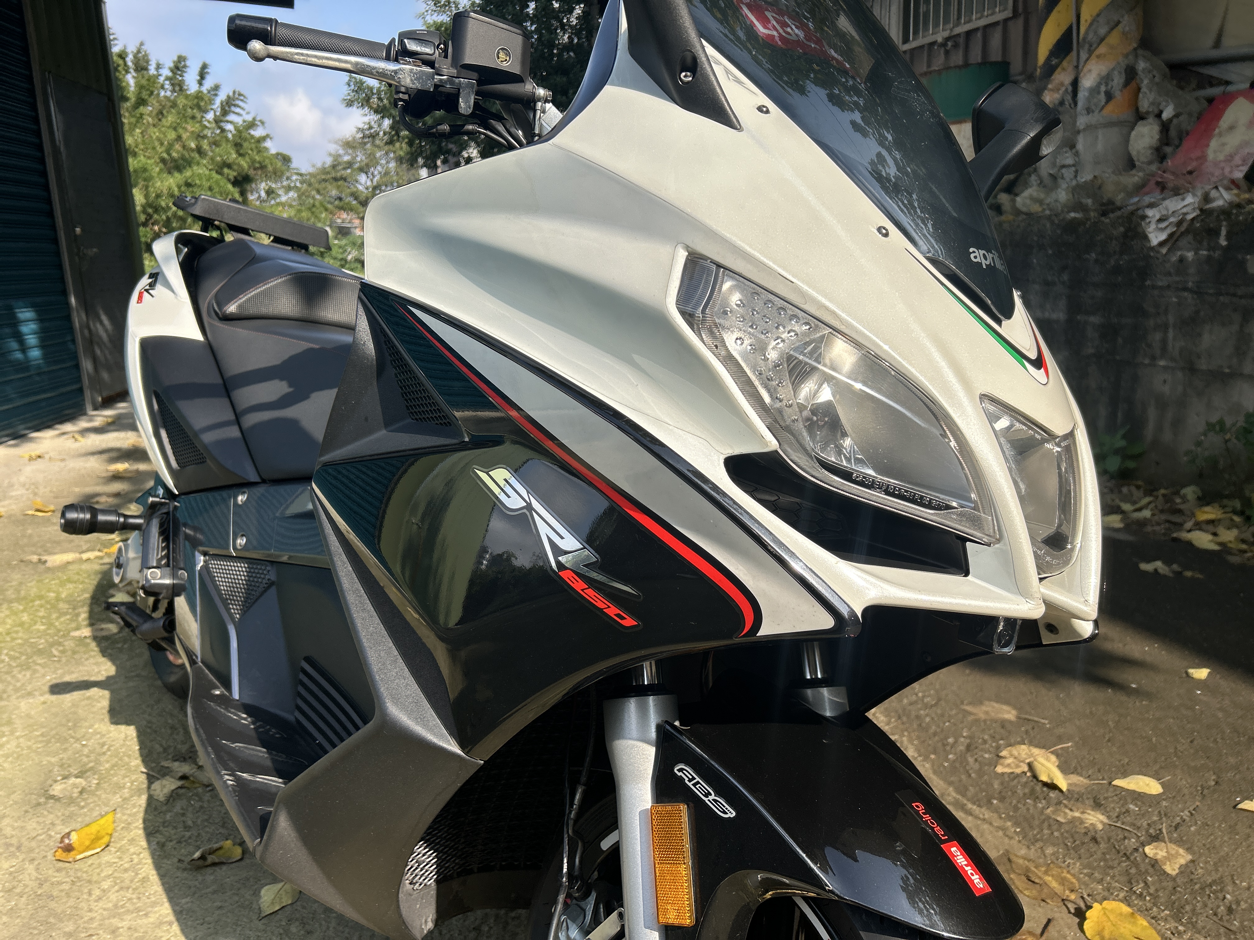 【個人自售】APRILIA SRV850 - 「Webike-摩托車市」 2015 APRILIA SRV850