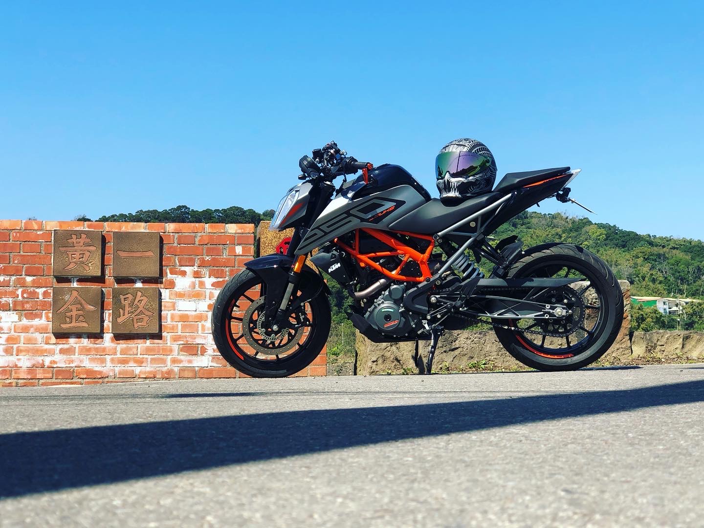 KTM 250DUKE - 中古/二手車出售中 哩程2055公里 改裝RCE鋰鐵電池，hp行車記錄器 USB充電器，短牌架，端子鏡，原廠拆下皆在 | 個人自售