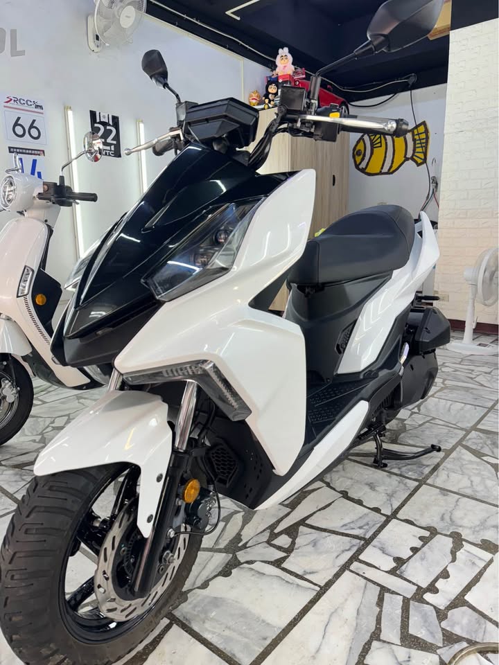 三陽 DRG BT - 中古/二手車出售中 1.車輛所在地區:五股區2.車種：drg 3.行照出廠:20224.里程：17xxx km5.建議 ...