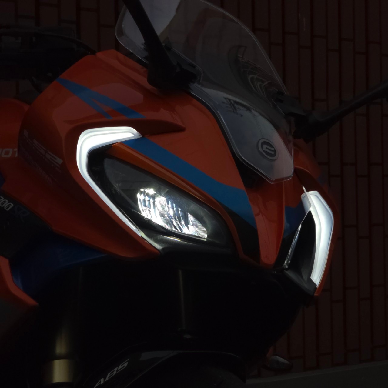 CFMOTO SR - 中古/二手車出售中 2022 CFMOTO 300SR 全新福利車 春風摩托 黃牌重機 仿賽 可全額貸 可車換車 | 飛翔國際