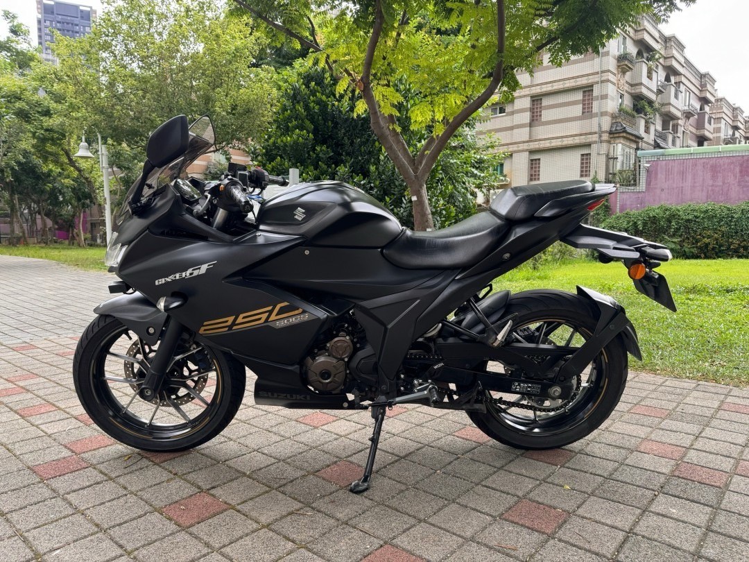 SUZUKI GIXXER 250 SF - 中古/二手車出售中 SUZUKI GIXXER 250 SF | 個人自售