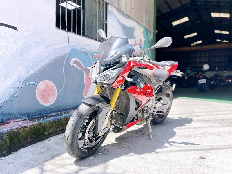 BMW S1000R - 中古/二手車出售中 BMW S1000R頂配公司車 協助分期、託運、換車補貼、代償結清 Line ID:@q0984380388 | 小菜輕重機