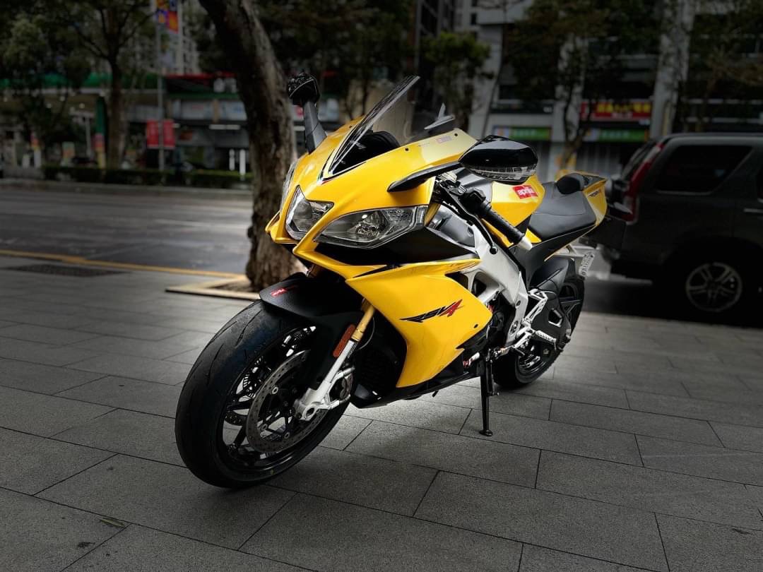 APRILIA RSV4 - 中古/二手車出售中 超多改裝 原廠殼 里程保證 | 小資族二手重機買賣