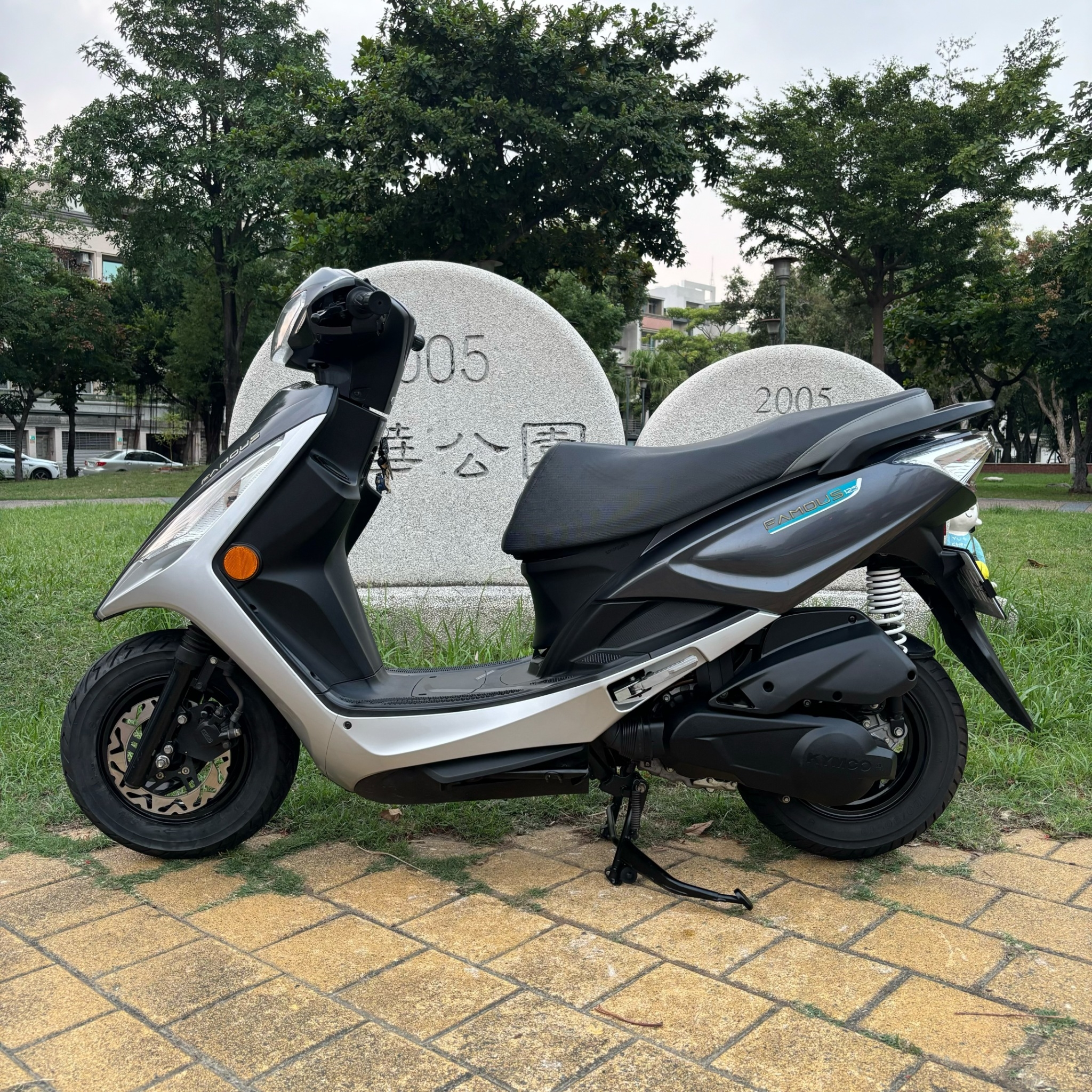 光陽 famous 125 - 中古/二手車出售中 2022 光陽 新名流125 碟煞 #9153 | 貳輪嶼中古機車專賣-台南店