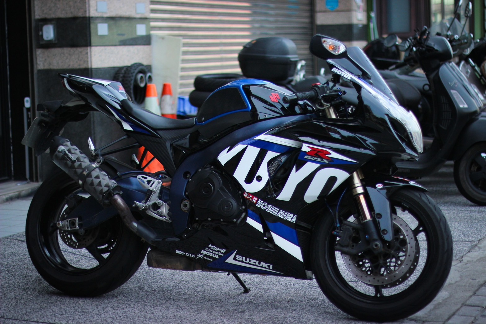 【一拳車業】SUZUKI GSX-R1000 - 「Webike-摩托車市」 2011 SUZUKI GSX-R1000  舊4碼牌