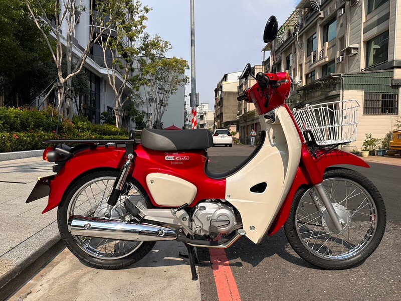 本田 Super Cub - 中古/二手車出售中 《高雄二手機車》2022 本田 SUPER CUB 110 #NRG-9907 #可試車/二手機車/流行車款/現況特惠快速交車 | 貳輪嶼二手機車行-高雄店/中古重機收購/gogoro買賣推薦/線上估價立刻加Line:@motor888 （台南、屏東也有到府收購）