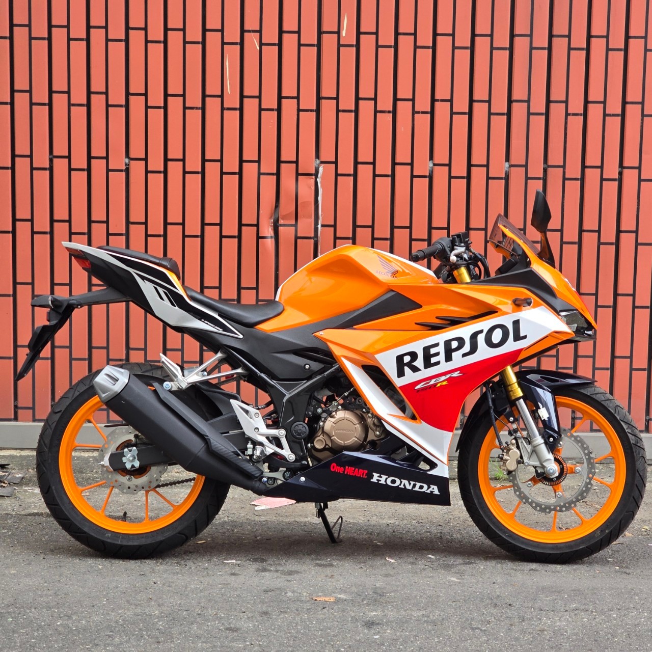 HONDA CBR150R新車出售中 2023 全新 HONDA CBR150R REPSOL 本田 CBR150R 力豹士特仕版 白牌輕檔 可全額貸 可車換車 | 飛翔國際