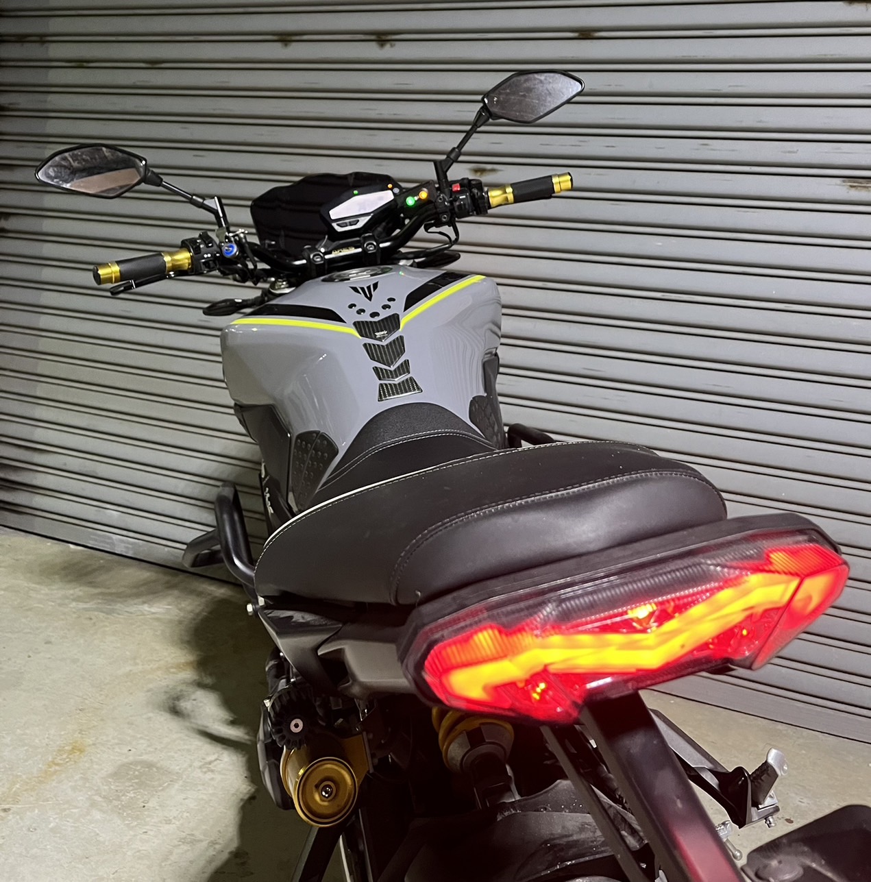 YAMAHA MT-09 - 中古/二手車出售中 MT-09大滿配 Ohlins掛瓶、二階電腦、快排  <<實體店面看車試乘>> | 個人自售