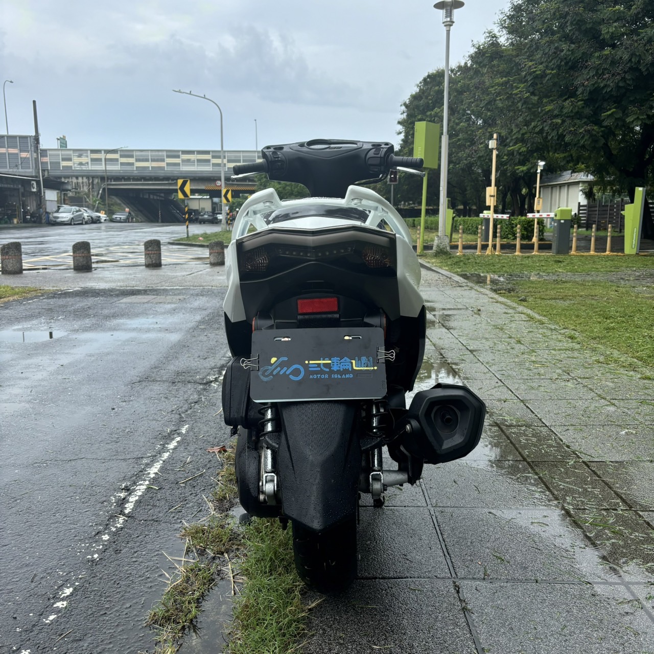 山葉 四代勁戰 - 中古/二手車出售中 【高雄二手機車】2018 山葉 勁戰四代 125 #3665 實車實價/高雄二手機車買賣/便宜售代步車/經濟車 | 貳輪嶼二手機車行-高雄店/中古重機收購/gogoro買賣推薦/線上估價立刻加Line:@motor888 （台南、屏東也有到府收購）