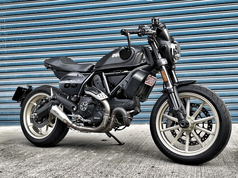 DUCATI SCRAMBLER CAFE RACER - 中古/二手車出售中 全段SC排氣管 Ohlins後避震 髮絲紋貼膜 小資族二手重機買賣 | 小資族二手重機買賣