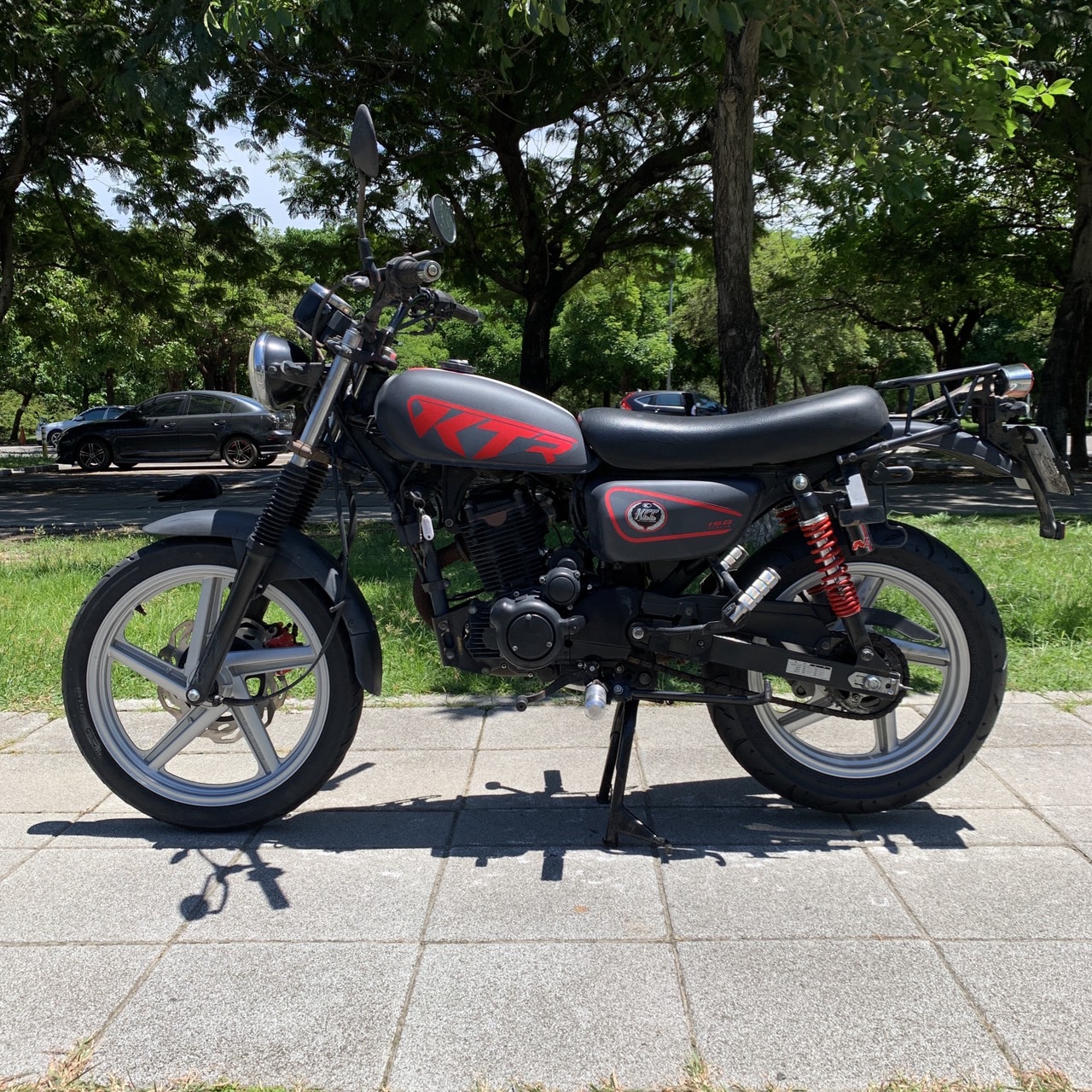 光陽 KTR 125 - 中古/二手車出售中 【高雄二手機車】2015 光陽 KTR 150 噴射 國際檔 #150 實車實價/高雄二手機車買賣/便宜售代步車/經濟車 | 貳輪嶼二手機車行-高雄店/中古重機收購/gogoro買賣推薦/線上估價立刻加Line:@motor888 （台南、屏東也有到府收購）