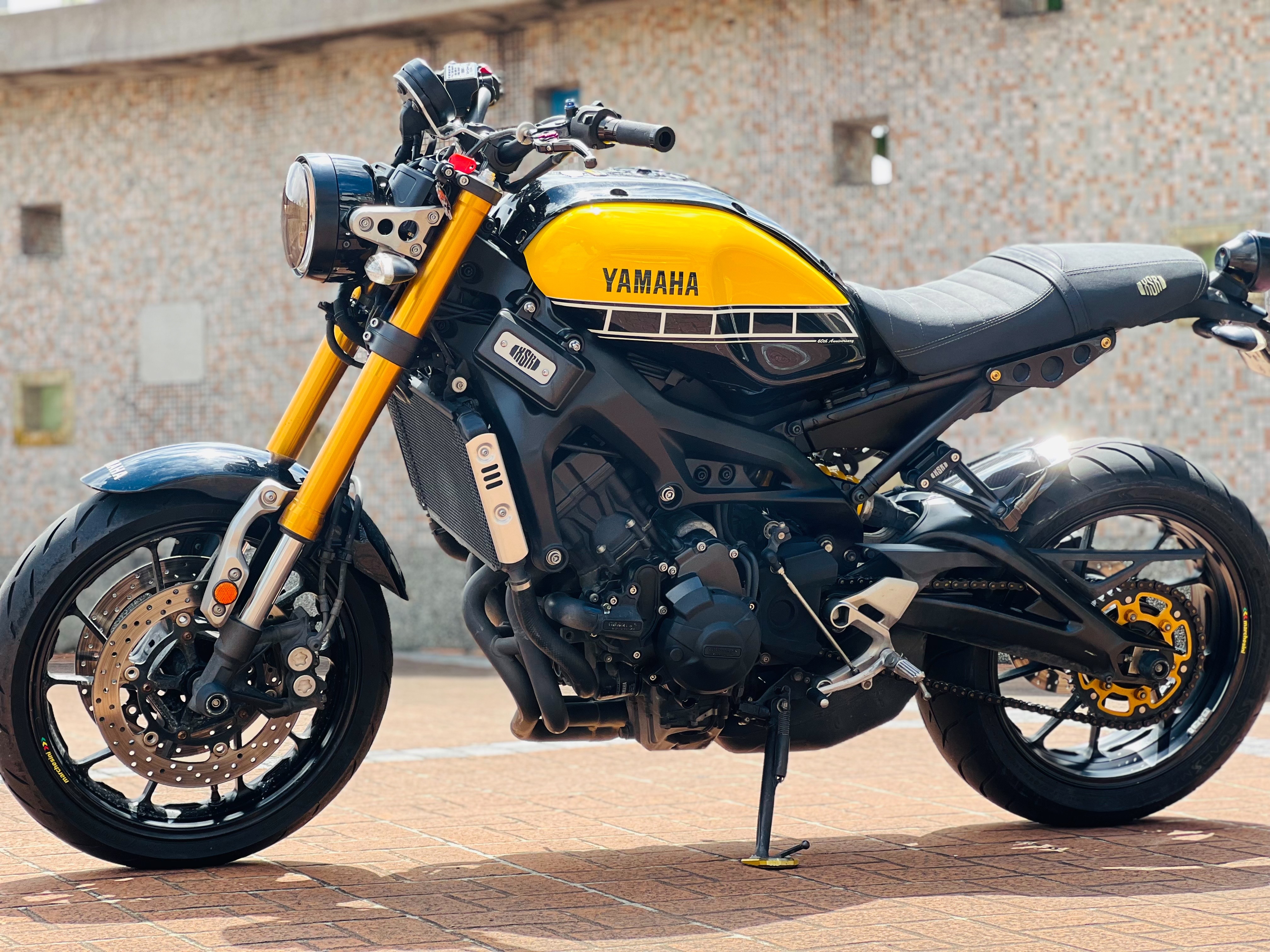 【個人自售】YAMAHA XSR900 - 「Webike-摩托車市」 YAMAHA XSR900 60週年紀念配色