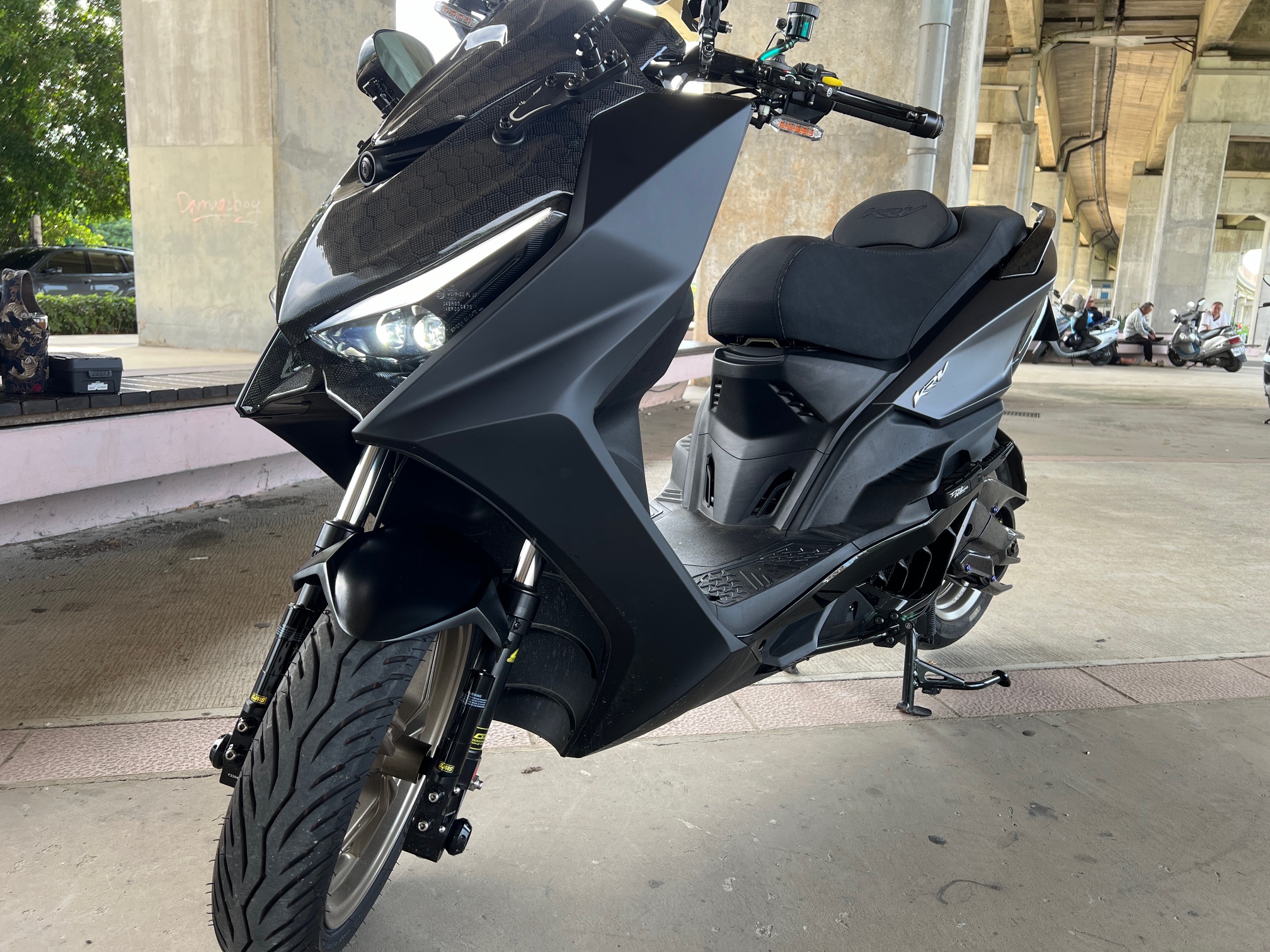【個人自售】光陽 KRV180 - 「Webike-摩托車市」 自售 KRV180 NERO 低里程改裝車