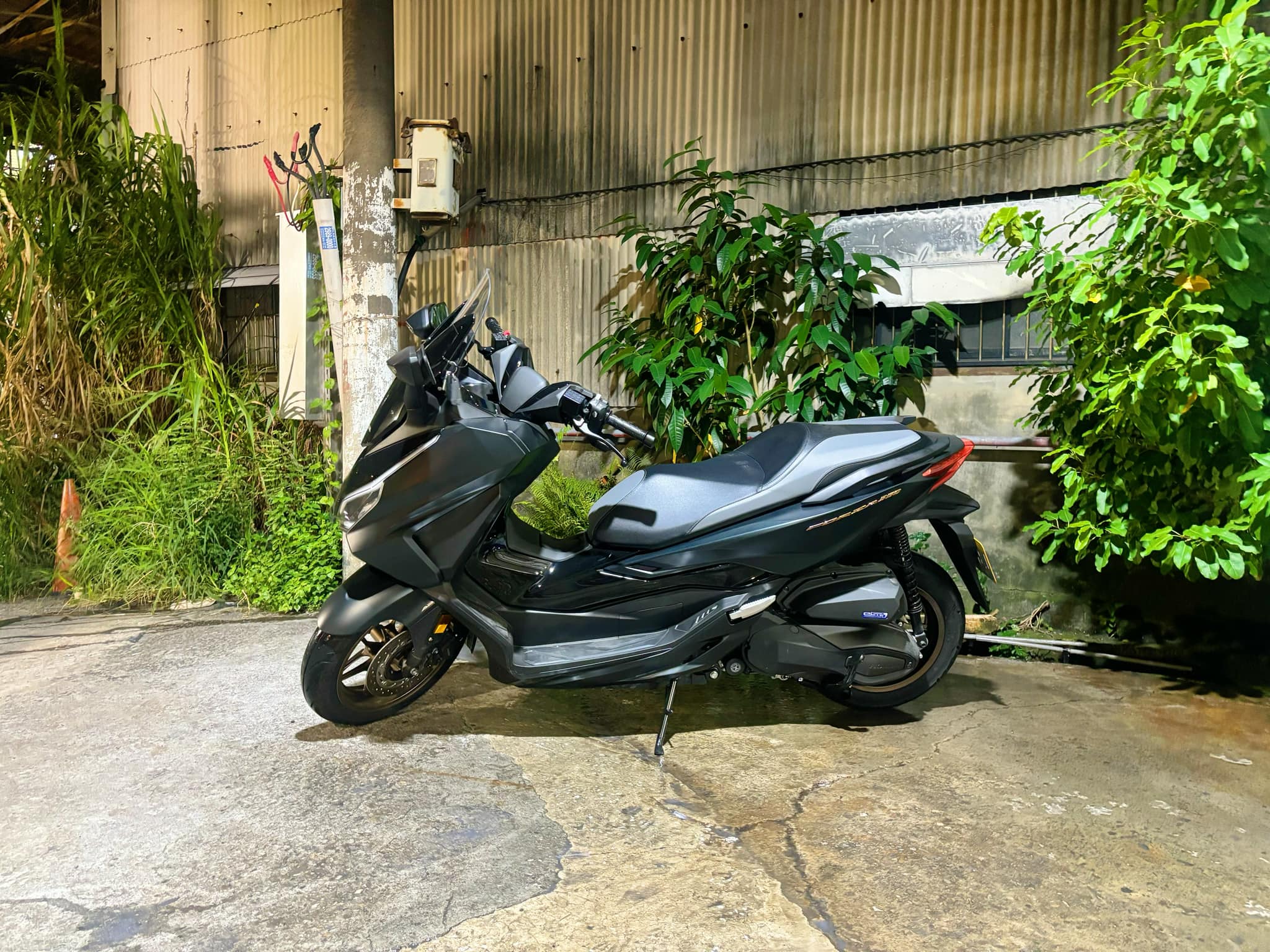 HONDA  FORZA350 台本車 - 中古/二手車出售中 HONDA FORZA350 台本車 | 個人自售