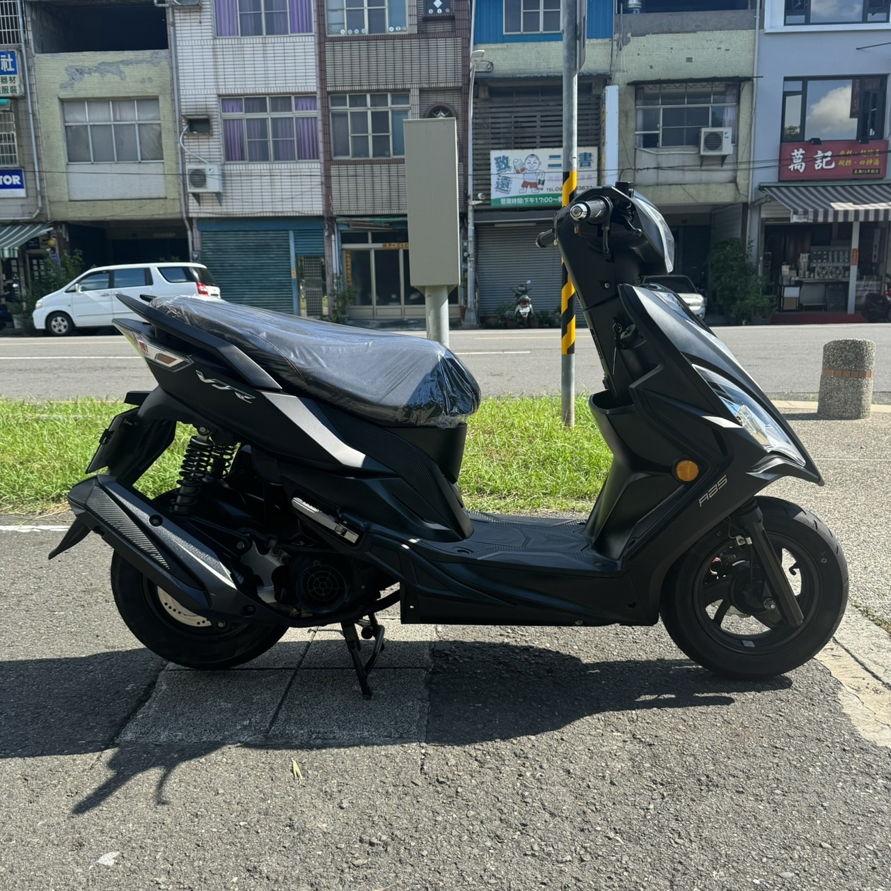 光陽 VJR125 - 中古/二手車出售中 《高雄二手機車》2020 光陽 VJR 125 ABS #8729 #可試車/二手機車/流行車款/現況特惠快速交車 | 貳輪嶼二手機車行-高雄店/中古重機收購/gogoro買賣推薦/線上估價立刻加Line:@motor888 （台南、屏東也有到府收購）