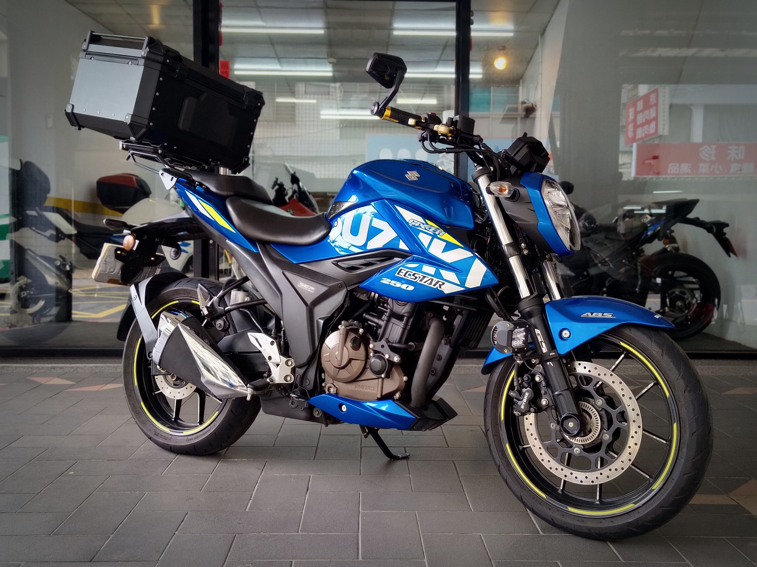 SUZUKI GIXXER 250 - 中古/二手車出售中 GIXXER250 ABS 總代理，全車原漆漂亮，只跑10740km | 成蘆進口摩托車