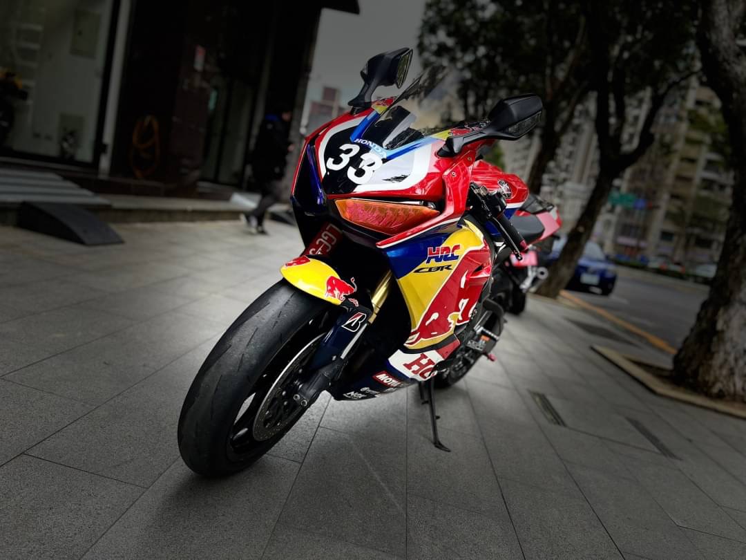 【小資族二手重機買賣】HONDA CBR1000RR Race-based - 「Webike-摩托車市」