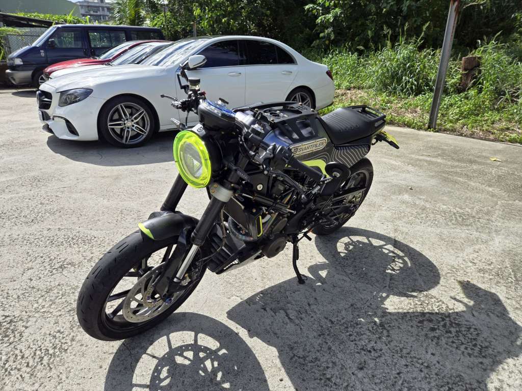 Husqvarna  海絲瓜 白箭401 - 中古/二手車出售中 [出售] 2018年 Husqvarna 海絲瓜 白箭401 | 老爹重機